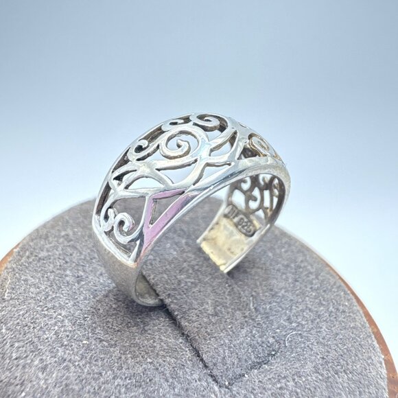 VTG Solid Sterling Silver 925 Filigree Scroll Design Tapered Band Ring Size 6.75 - Picture 2 of 9